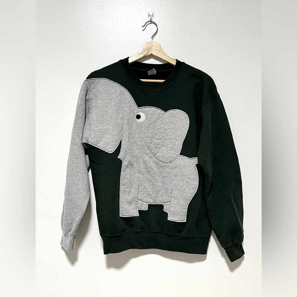 Crewneck Elephant Trunk for Sleeve Sweater